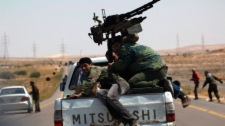 800_libya_rebels_fight_advance3_ap_110404_225128